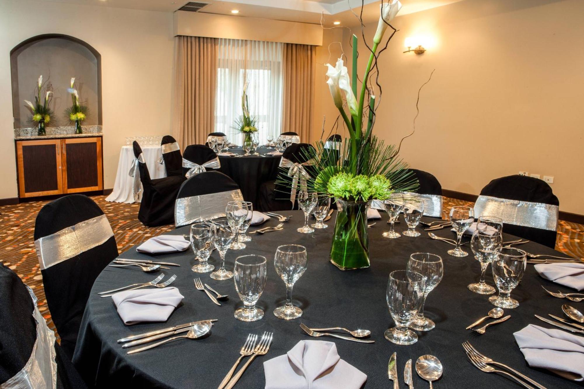 Courtyard By Marriott Port Of Spain Port of Spain Exterior foto