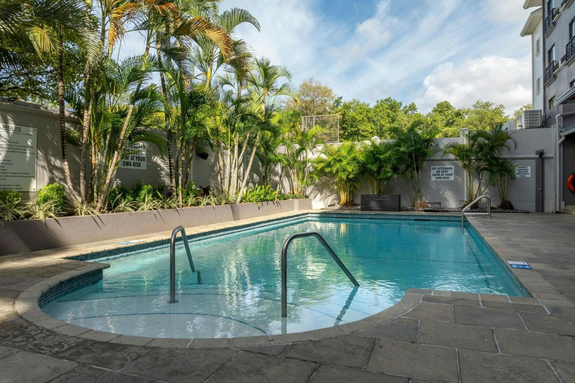Courtyard By Marriott Port Of Spain Port of Spain Exterior foto