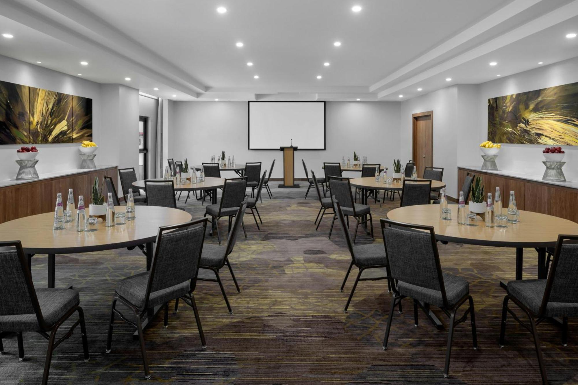 Courtyard By Marriott Port Of Spain Port of Spain Exterior foto